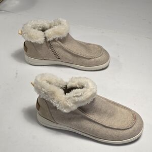 Malalu Women's Cream Fur-Lined Ankle Boots Size 9